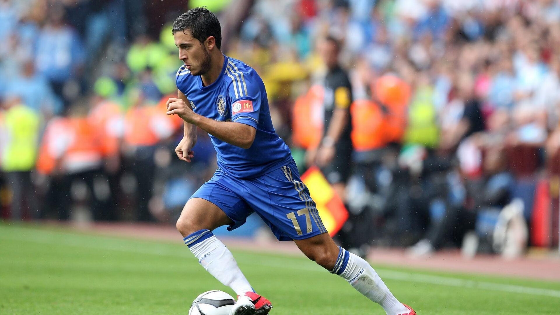 九游体育电竞-英超冠军角逐：胜利只差一步的紧张决战，英超 冠军